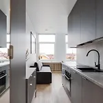 Hook Old Town Apartment