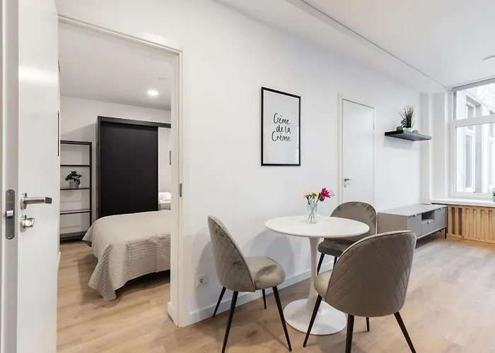 Hook Old Town Apartment